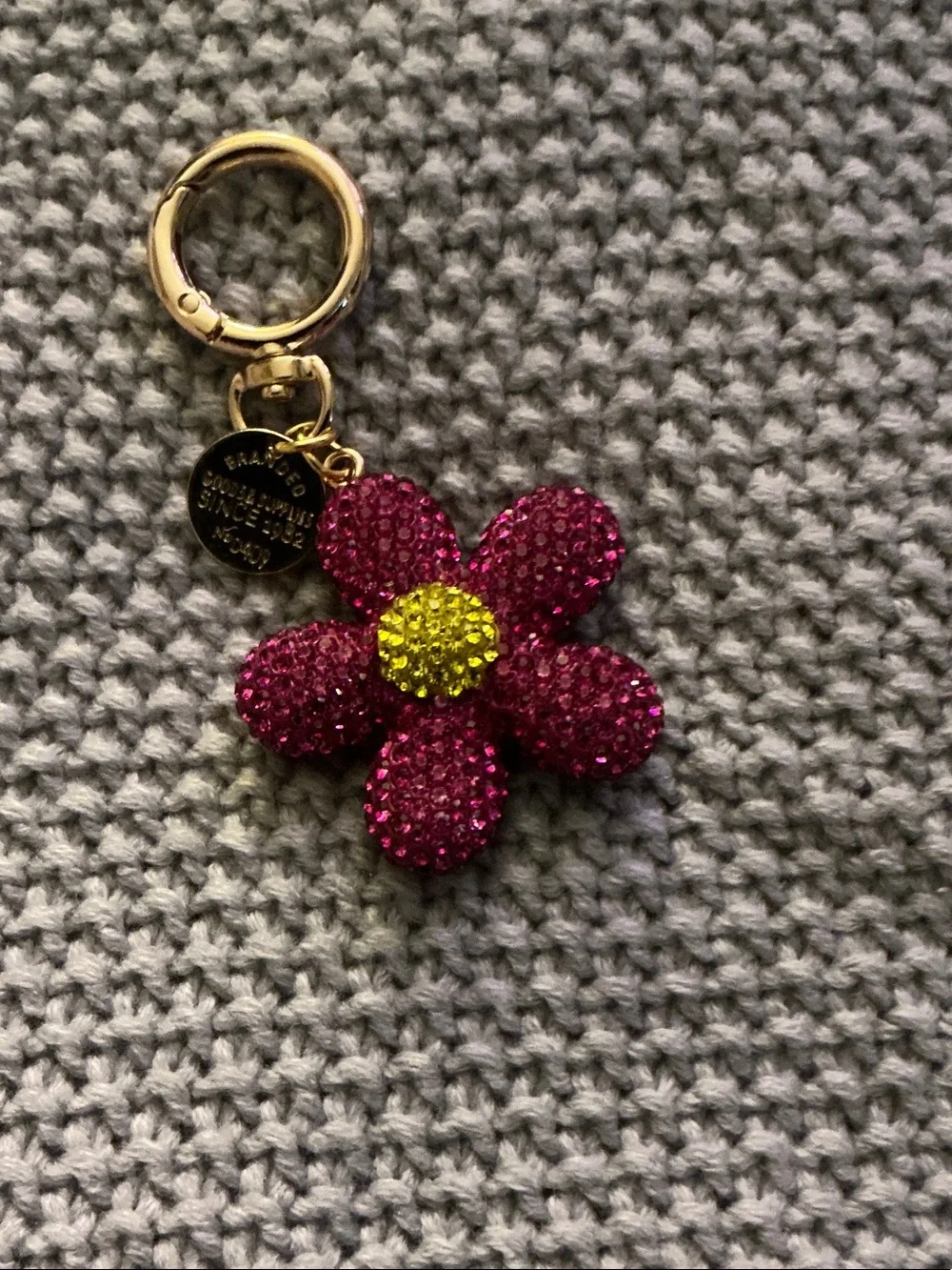 Daisy Rhinestone keychain/bag charm absolutely stunning 🤩